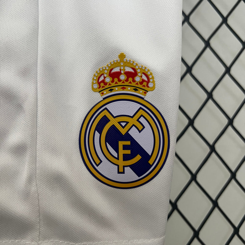 Camiseta y Pantalones Cortos Niños Real Madrid Home Retro 16/17