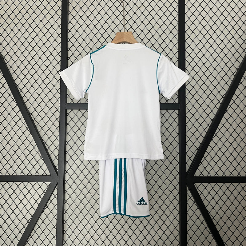 Camiseta y Pantalones Cortos Niños Real Madrid Home Retro 17/18