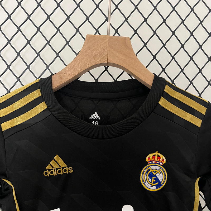 Camiseta y Pantalones Cortos Niños Real Madrid Away Retro 11/12