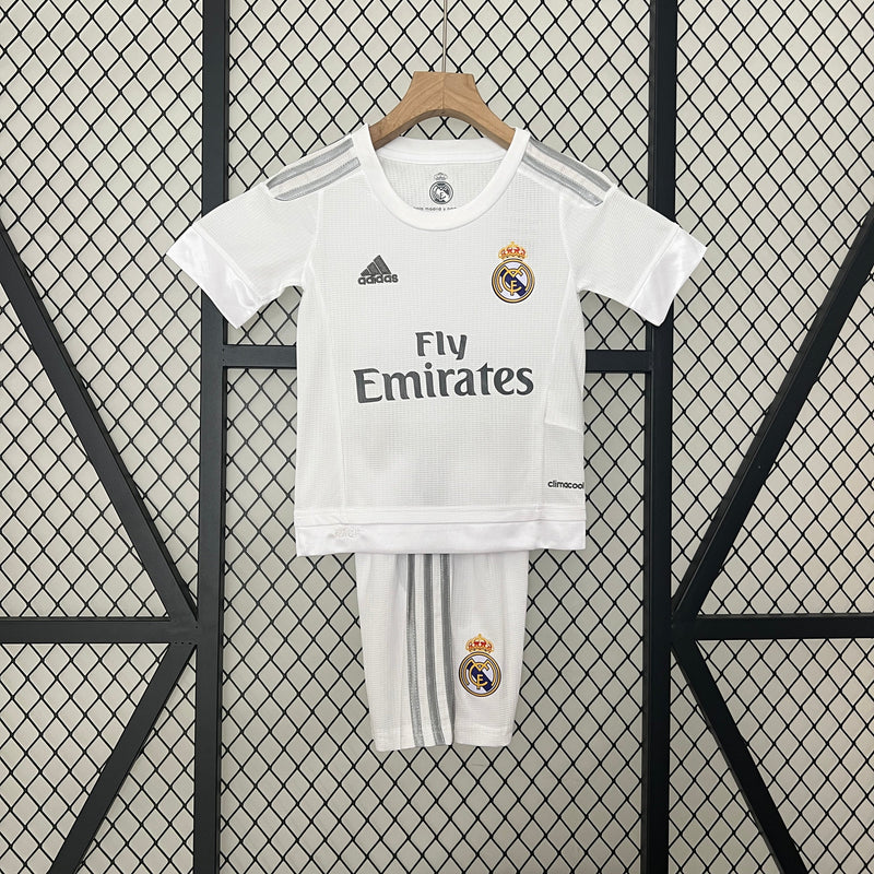 Camiseta y Pantalones Cortos Niños Real Madrid Home Retro 15/16